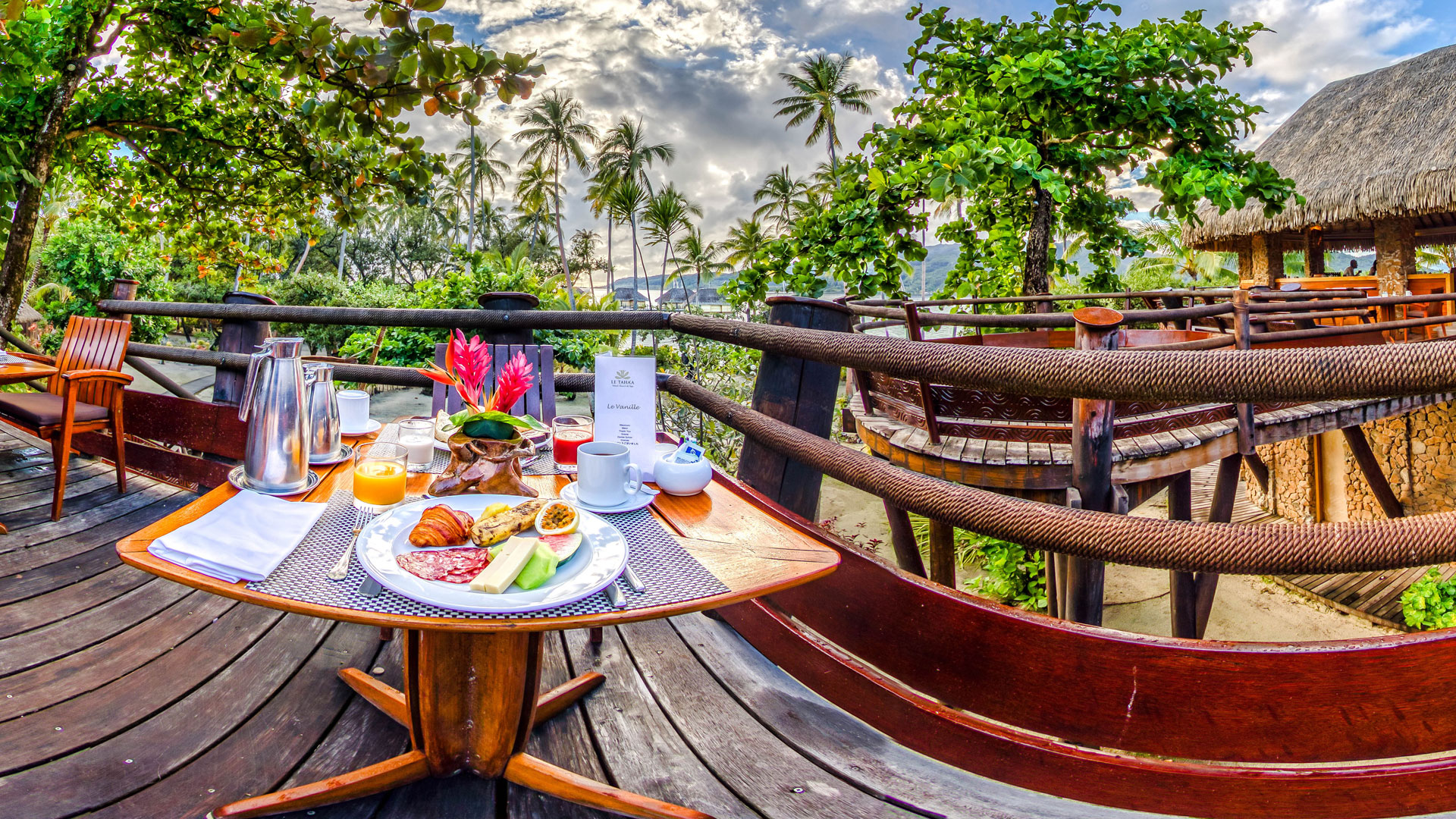 Le Taha'a resort photography