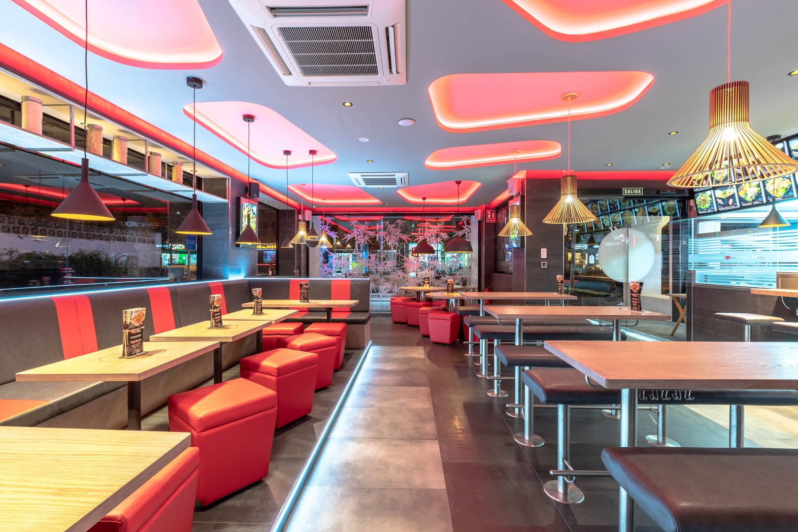 Mister Noodles restaurant interior